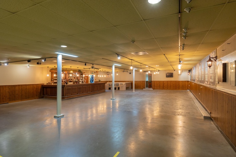 BedrijfsruimteaanTransportweg 21<br/> inNieuwkoop BedrijfsruimteaanTransportweg 21<br/> inNieuwkoop