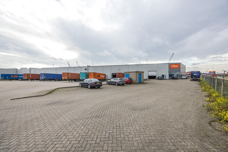 BedrijfsruimteaanGraanweg 15<br/> inMoerdijk BedrijfsruimteaanGraanweg 15<br/> inMoerdijk