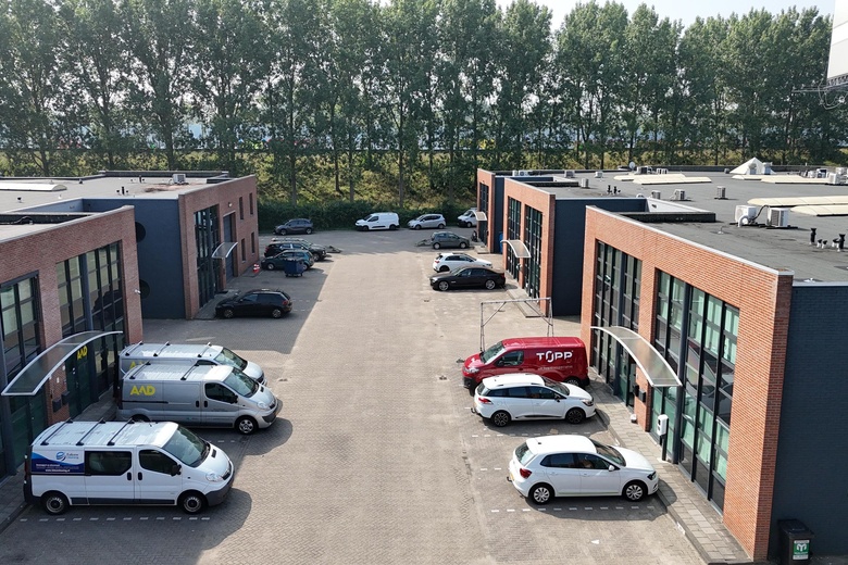 BedrijfsruimteaanZeemanstraat 53<br/> inBarendrecht BedrijfsruimteaanZeemanstraat 53<br/> inBarendrecht