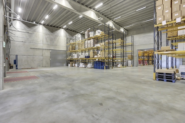 BedrijfsruimteaanDistributieweg 33<br/> inAlphen aan den Rijn BedrijfsruimteaanDistributieweg 33<br/> inAlphen aan den Rijn