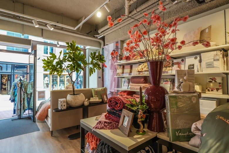 WinkelruimteaanWalstraat 1A - 1J<br/> inOss WinkelruimteaanWalstraat 1A - 1J<br/> inOss