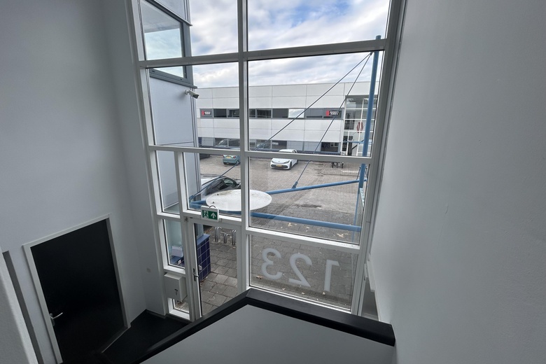 BedrijfsruimteaanOverijsselhaven 123<br/> inNieuwegein