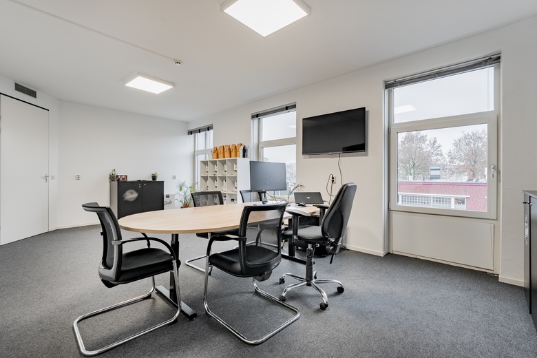 KantoorruimteaanZwingel 4<br/> inHardenberg KantoorruimteaanZwingel 4<br/> inHardenberg