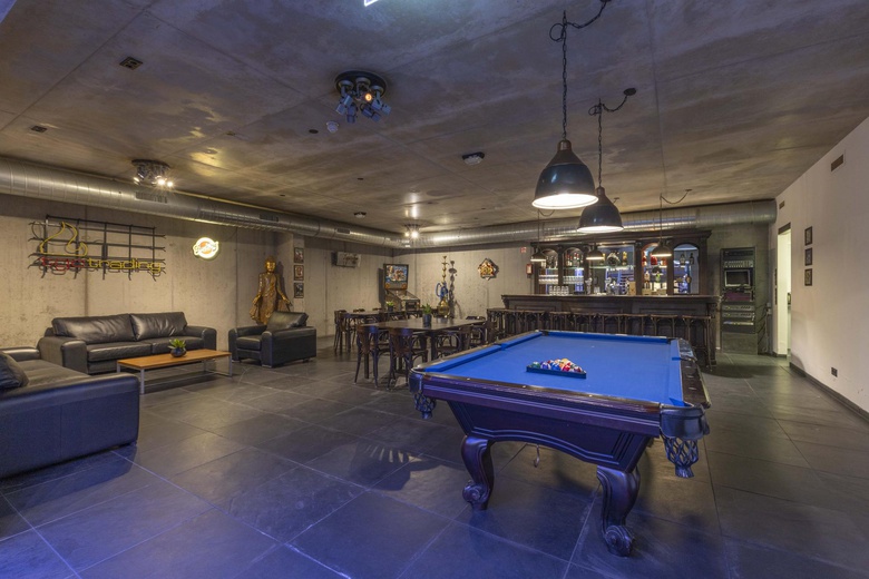 BedrijfsruimteaanValkenjachtstraat 17 - 19<br/> inTilburg