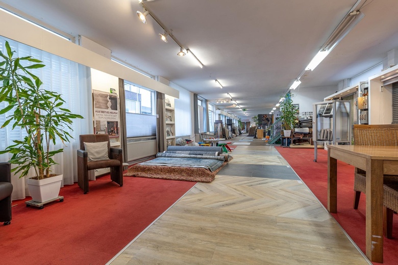 BedrijfsruimteaanWoenselsestraat 333<br/> inEindhoven BedrijfsruimteaanWoenselsestraat 333<br/> inEindhoven
