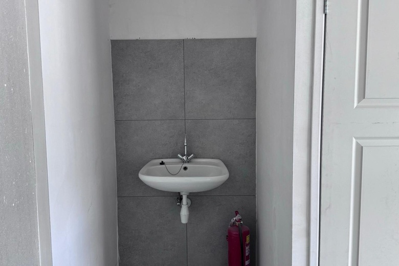 BedrijfsruimteaanJarmuiden 27 N<br/> inAmsterdam