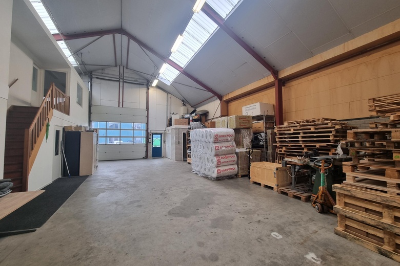 BedrijfsruimteaanIndustrieweg 21 a<br/> inVuren