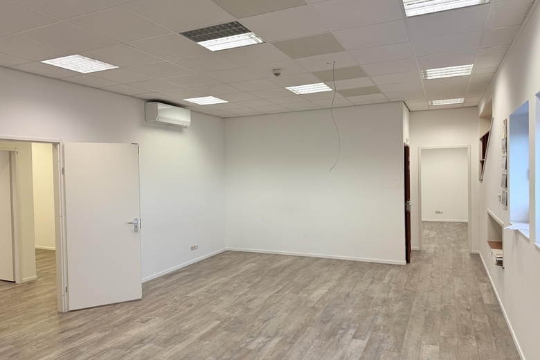 BedrijfsruimteaanDonk 5<br/> inBarendrecht BedrijfsruimteaanDonk 5<br/> inBarendrecht
