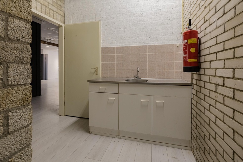 WinkelruimteaanHoofdstraat 243<br/> inSassenheim