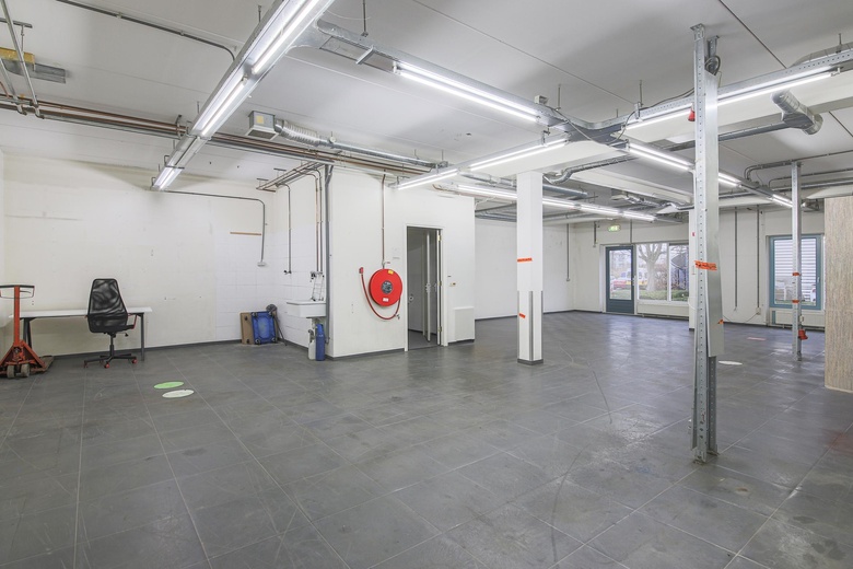 BedrijfsruimteaanSniep 77<br/> inDiemen