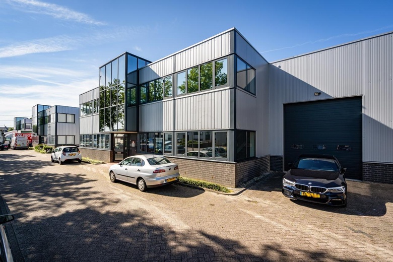 BedrijfsruimteaanPlatinastraat 79<br/> inZoetermeer BedrijfsruimteaanPlatinastraat 79<br/> inZoetermeer
