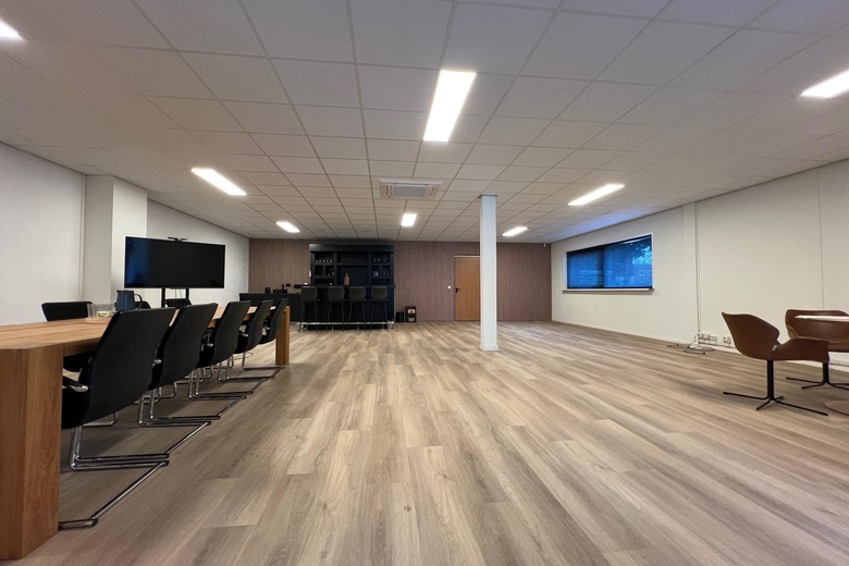 BedrijfsruimteaanKelvinring 52 a<br/> inAlblasserdam BedrijfsruimteaanKelvinring 52 a<br/> inAlblasserdam