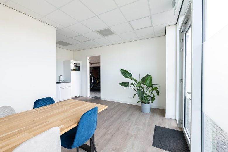 BedrijfsruimteaanHopperweg 11 3<br/> inHellevoetsluis BedrijfsruimteaanHopperweg 11 3<br/> inHellevoetsluis