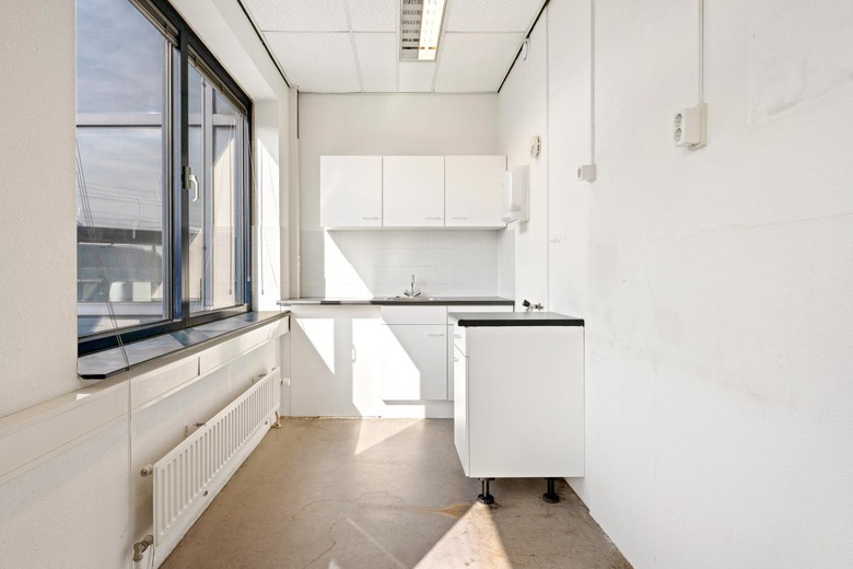 KantoorruimteaanStationsplein 4<br/> inZwijndrecht KantoorruimteaanStationsplein 4<br/> inZwijndrecht