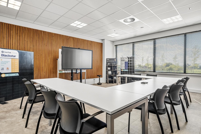 BedrijfsruimteaanRietgraaf 2 a<br/> inOosterhout