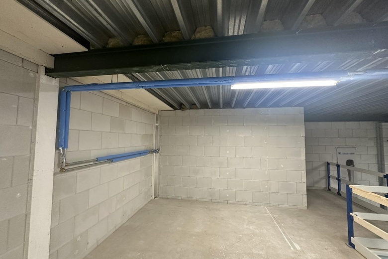 BedrijfsruimteaanZeemanstraat 29<br/> inBarendrecht BedrijfsruimteaanZeemanstraat 29<br/> inBarendrecht