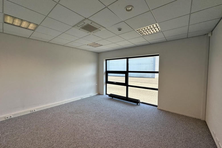 KantoorruimteaanEmoeweg 5<br/> inLelystad KantoorruimteaanEmoeweg 5<br/> inLelystad