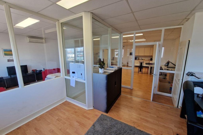 BedrijfsruimteaanOndernemingsweg 106<br/> inUithoorn