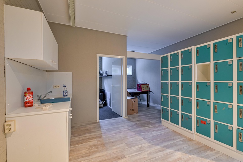 BedrijfsruimteaanIndustrieweg 44<br/> inWormerveer BedrijfsruimteaanIndustrieweg 44<br/> inWormerveer