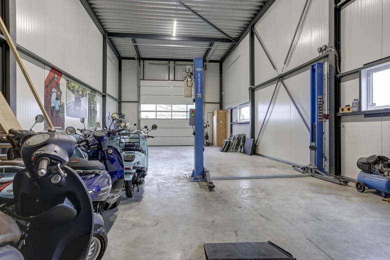 BedrijfsruimteaanPilootweg 11<br/> inStavenisse