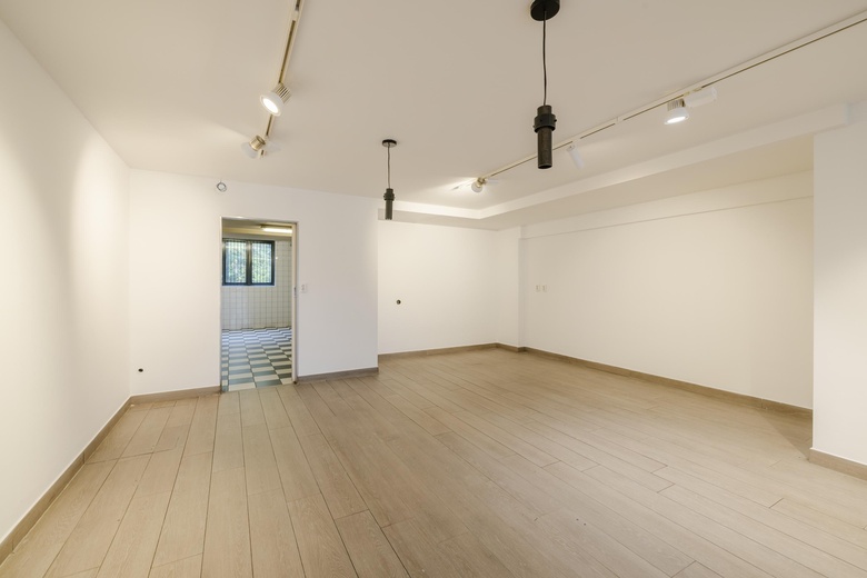 WinkelruimteaanBinnenweg 143<br/> inHeemstede