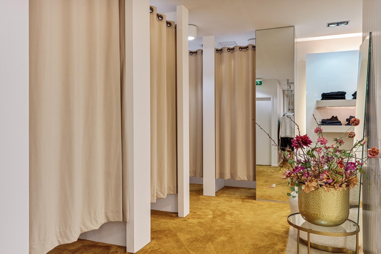 WinkelruimteaanRaadhuisstraat 108<br/> inHoogerheide WinkelruimteaanRaadhuisstraat 108<br/> inHoogerheide