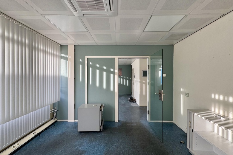 BedrijfsruimteaanHoutkopersstraat 12<br/> inZwijndrecht