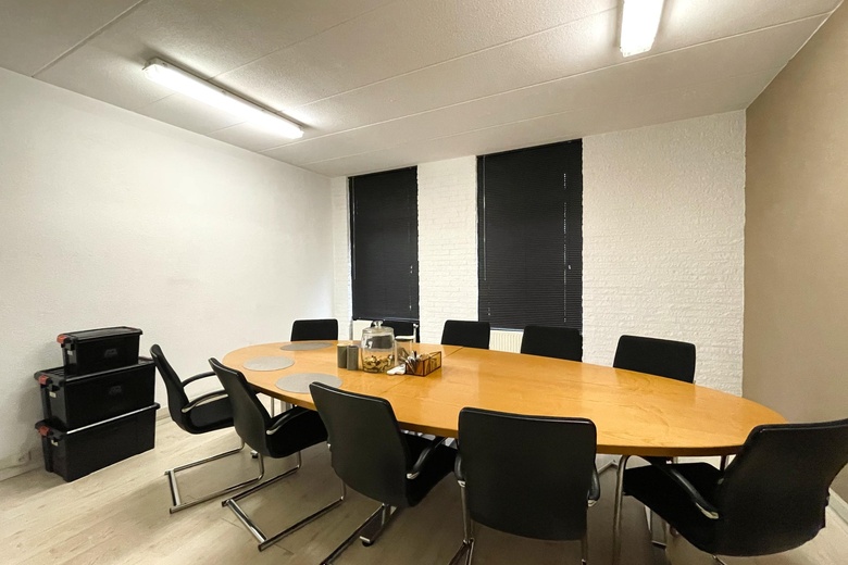 BedrijfsruimteaanVeldzichtweg 10<br/> inErmelo