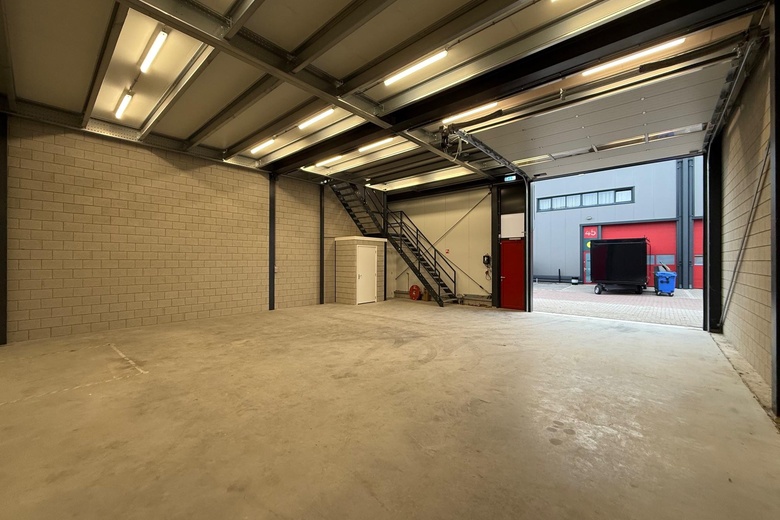 BedrijfsruimteaanMiddelweg 59<br/> inNieuwkuijk