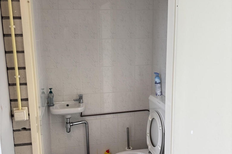 BedrijfsruimteaanToepadweg 10 l<br/> inZaltbommel BedrijfsruimteaanToepadweg 10 l<br/> inZaltbommel
