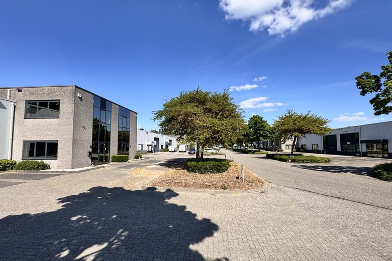 BedrijfsruimteaanRingweistraat 10<br/> inWaardenburg BedrijfsruimteaanRingweistraat 10<br/> inWaardenburg