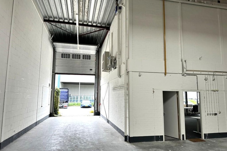 BedrijfsruimteaanParellaan 24<br/> inHoofddorp BedrijfsruimteaanParellaan 24<br/> inHoofddorp