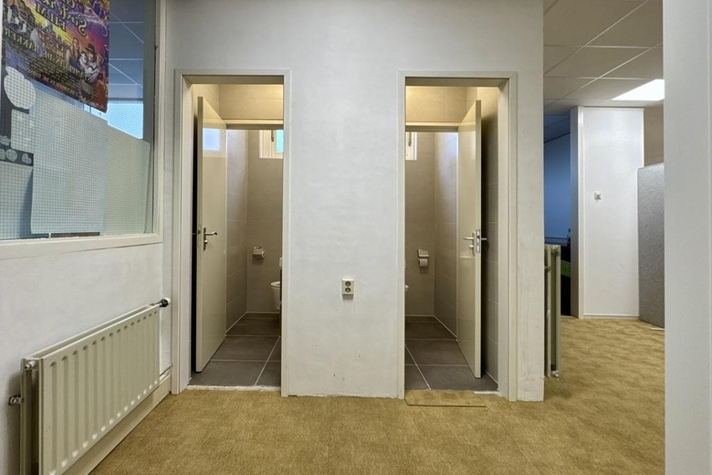 KantoorruimteaanMiddeldiepstraat 62<br/> inSliedrecht