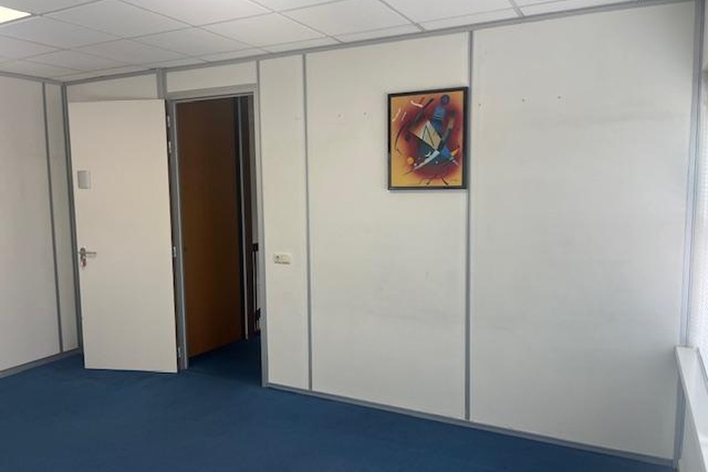 KantoorruimteaanLuzernestraat 20<br/> inNieuw-Vennep