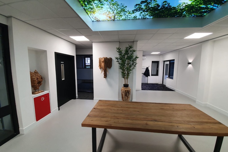 KantoorruimteaanKoninginneweg 1<br/> inZwijndrecht KantoorruimteaanKoninginneweg 1<br/> inZwijndrecht