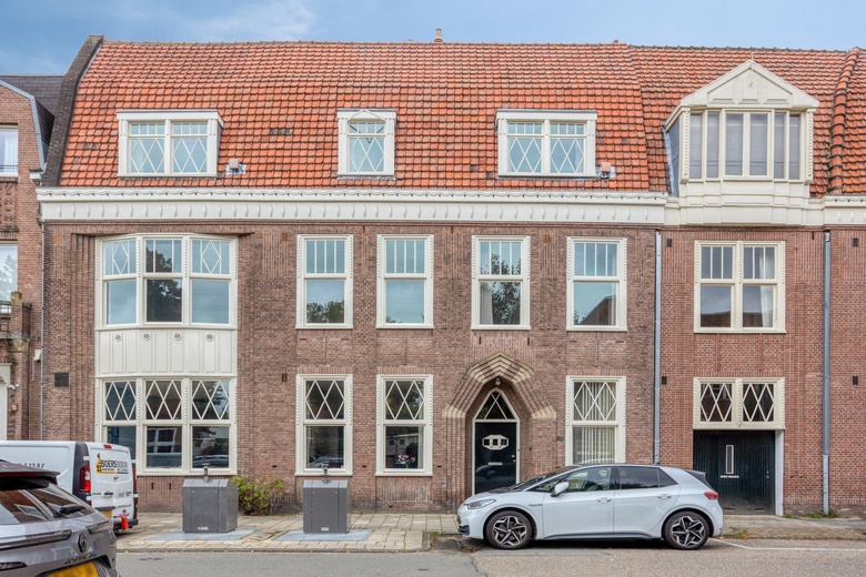 Bekijk foto 1 van J.J. Viottastraat 34