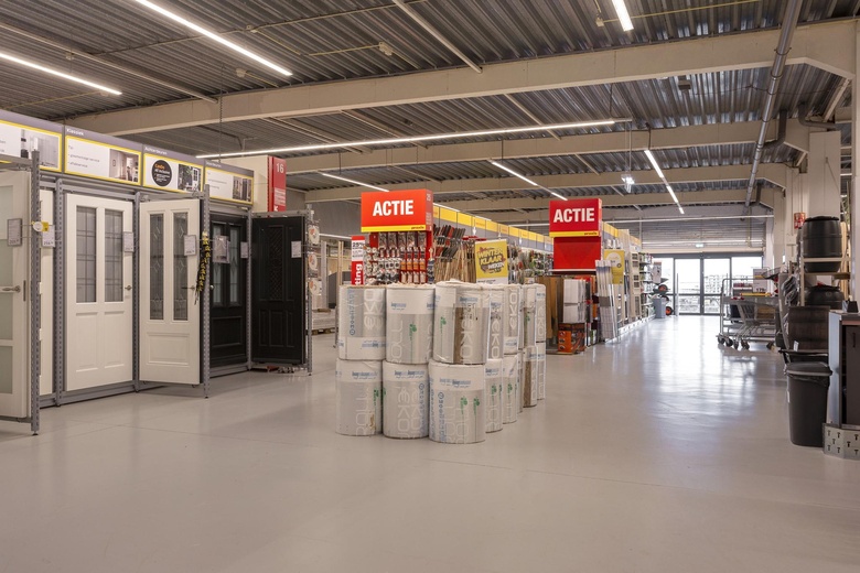 WinkelruimteaanHeesweg 17<br/> inRaalte WinkelruimteaanHeesweg 17<br/> inRaalte