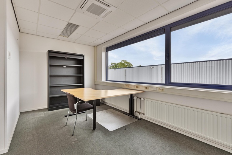 BedrijfsruimteaanSchotsbossenstraat 8<br/> inRoosendaal