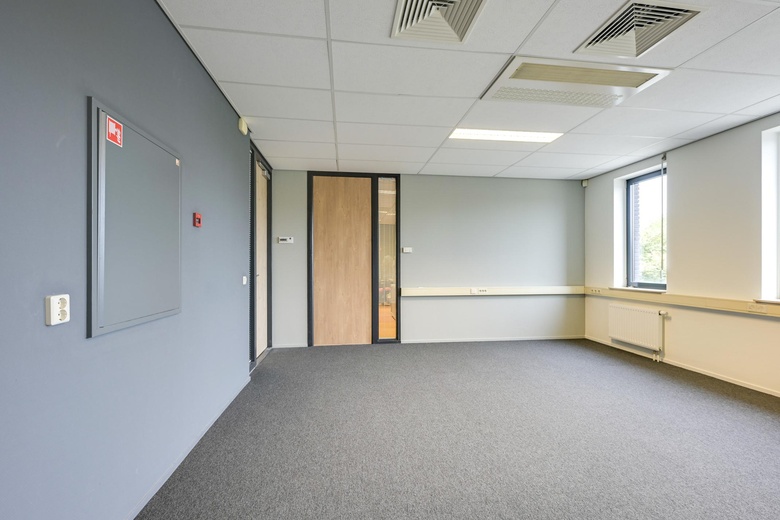 KantoorruimteaanHet Spoor 94<br/> inHouten KantoorruimteaanHet Spoor 94<br/> inHouten