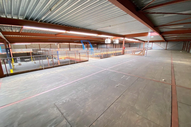BedrijfsruimteaanHefbrugweg 16<br/> inAlmere BedrijfsruimteaanHefbrugweg 16<br/> inAlmere