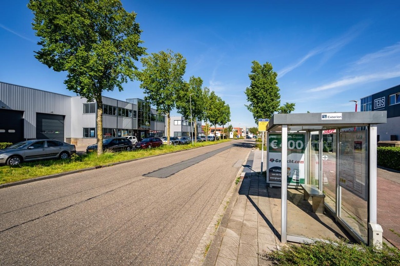 BedrijfsruimteaanPlatinastraat 79<br/> inZoetermeer BedrijfsruimteaanPlatinastraat 79<br/> inZoetermeer