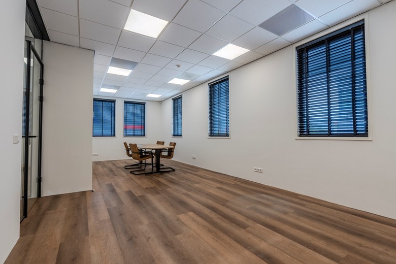 KantoorruimteaanWarwickstraat 15<br/> inSteenbergen KantoorruimteaanWarwickstraat 15<br/> inSteenbergen
