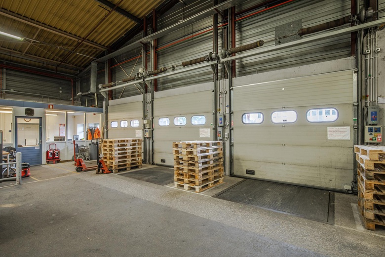 BedrijfsruimteaanDriepoortenweg 35<br/> inArnhem BedrijfsruimteaanDriepoortenweg 35<br/> inArnhem