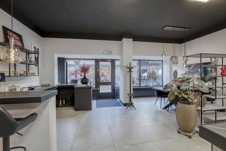 WinkelruimteaanVijf Meiplein 80<br/> inLeiden WinkelruimteaanVijf Meiplein 80<br/> inLeiden