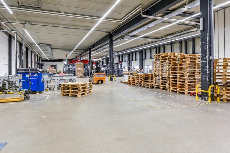 BedrijfsruimteaanDe Loetenweg 2<br/> inAmstelveen BedrijfsruimteaanDe Loetenweg 2<br/> inAmstelveen