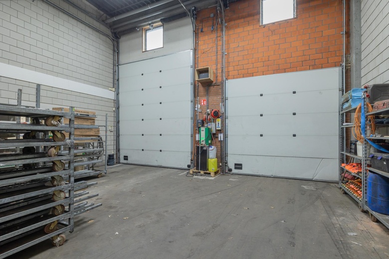 BedrijfsruimteaanProduktieweg 12<br/> inZoeterwoude BedrijfsruimteaanProduktieweg 12<br/> inZoeterwoude