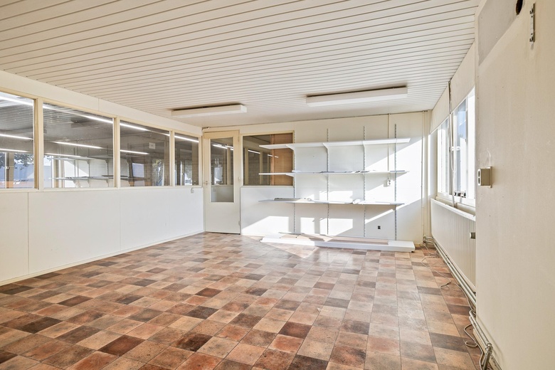 BedrijfsruimteaanRijnstraat 18 A<br/> inOss BedrijfsruimteaanRijnstraat 18 A<br/> inOss