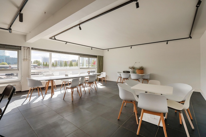 BedrijfsruimteaanRhoneweg 20<br/> inAmsterdam