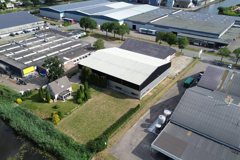 Bekijk foto Bedrijfsruimte aan de Fabrieksweg 4 in Emmeloord Bekijk foto Bedrijfsruimte aan de Fabrieksweg 4 in Emmeloord