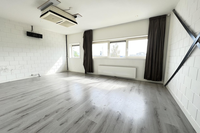 BedrijfsruimteaanMoezelhavenweg 67<br/> inAmsterdam